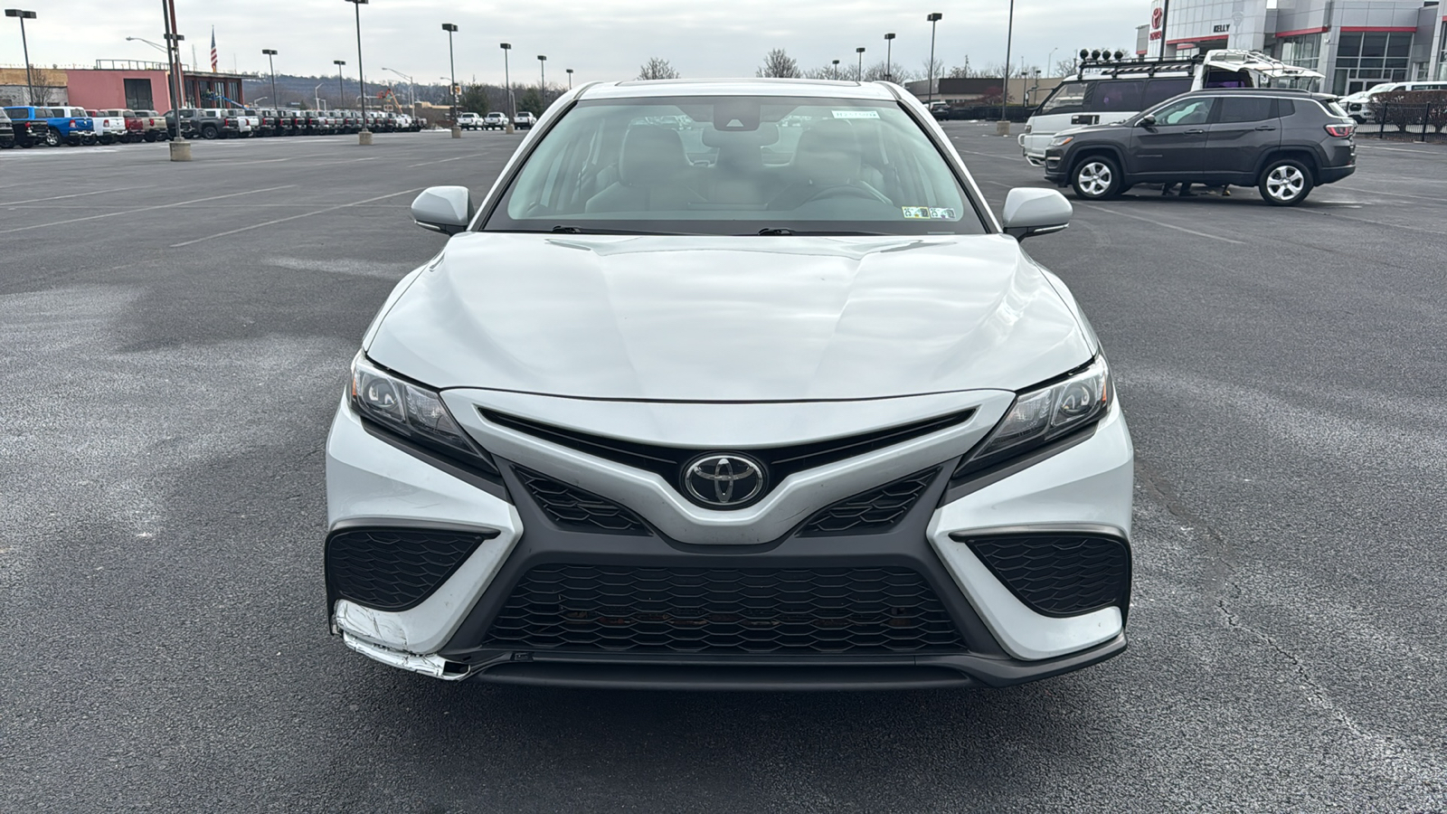 2022 Toyota Camry SE 2