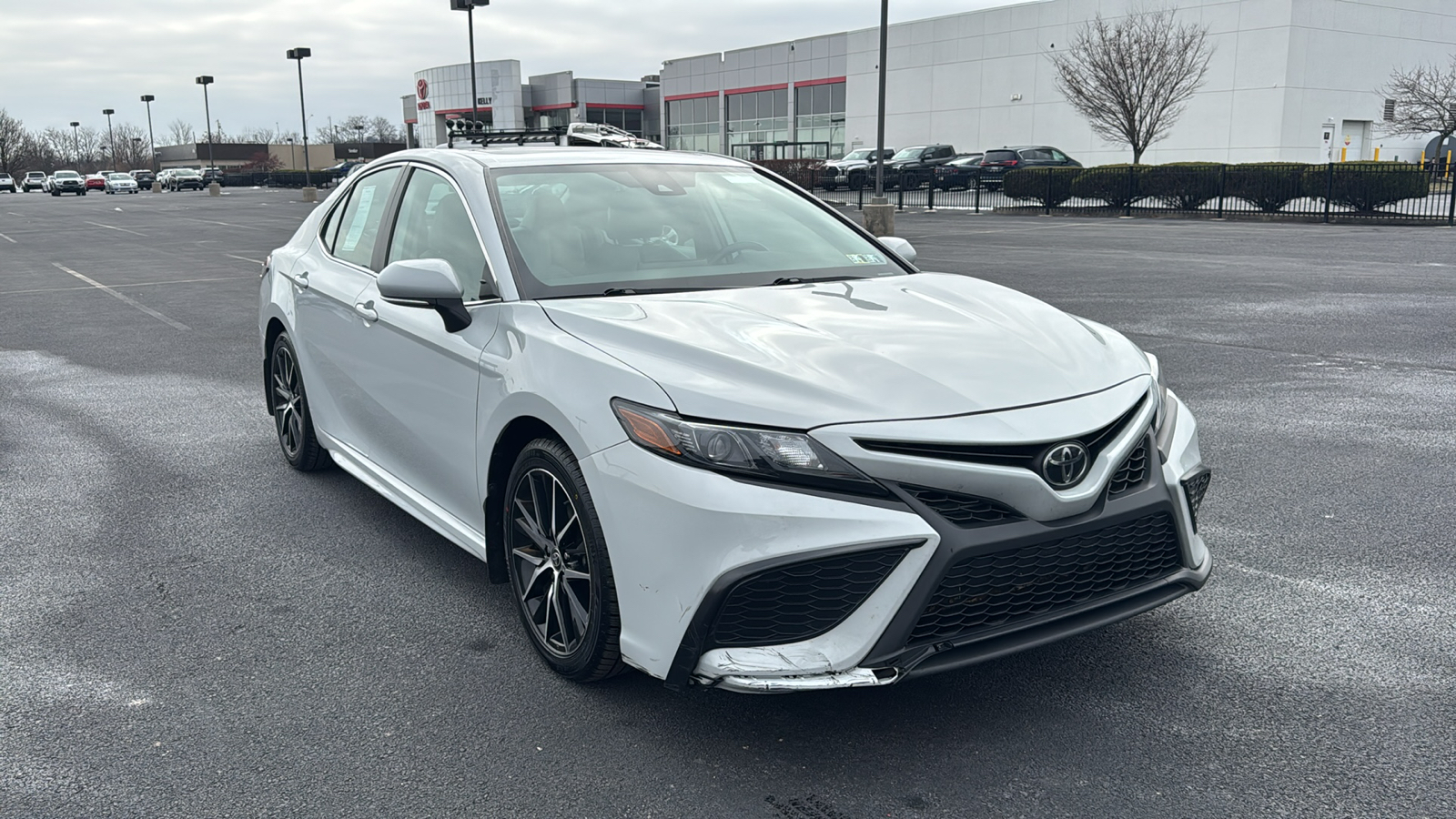 2022 Toyota Camry SE 3