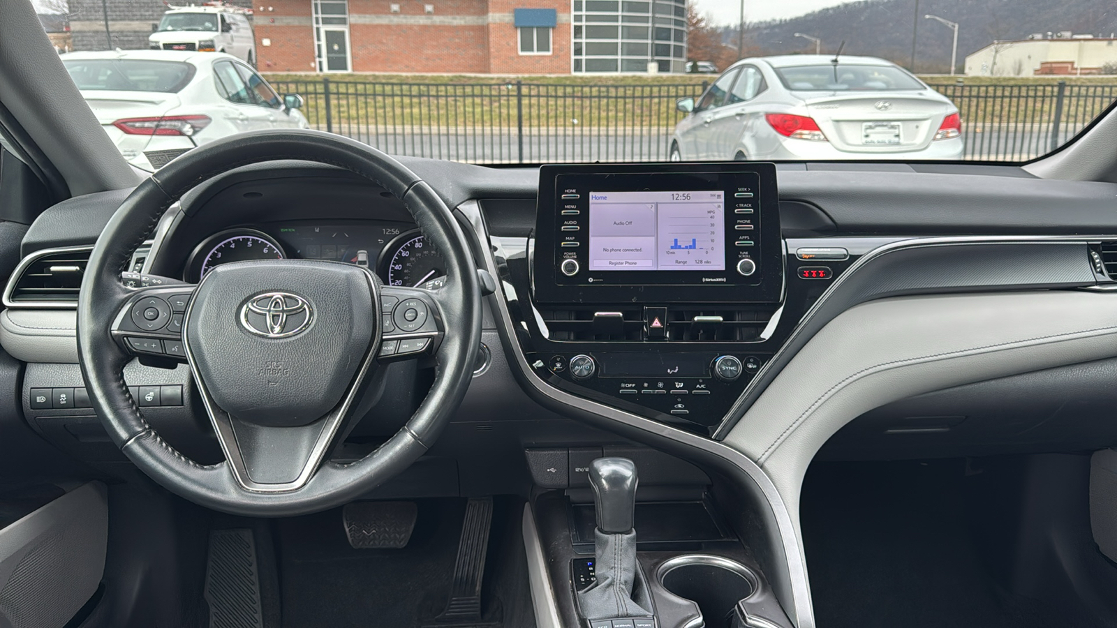 2022 Toyota Camry SE 16