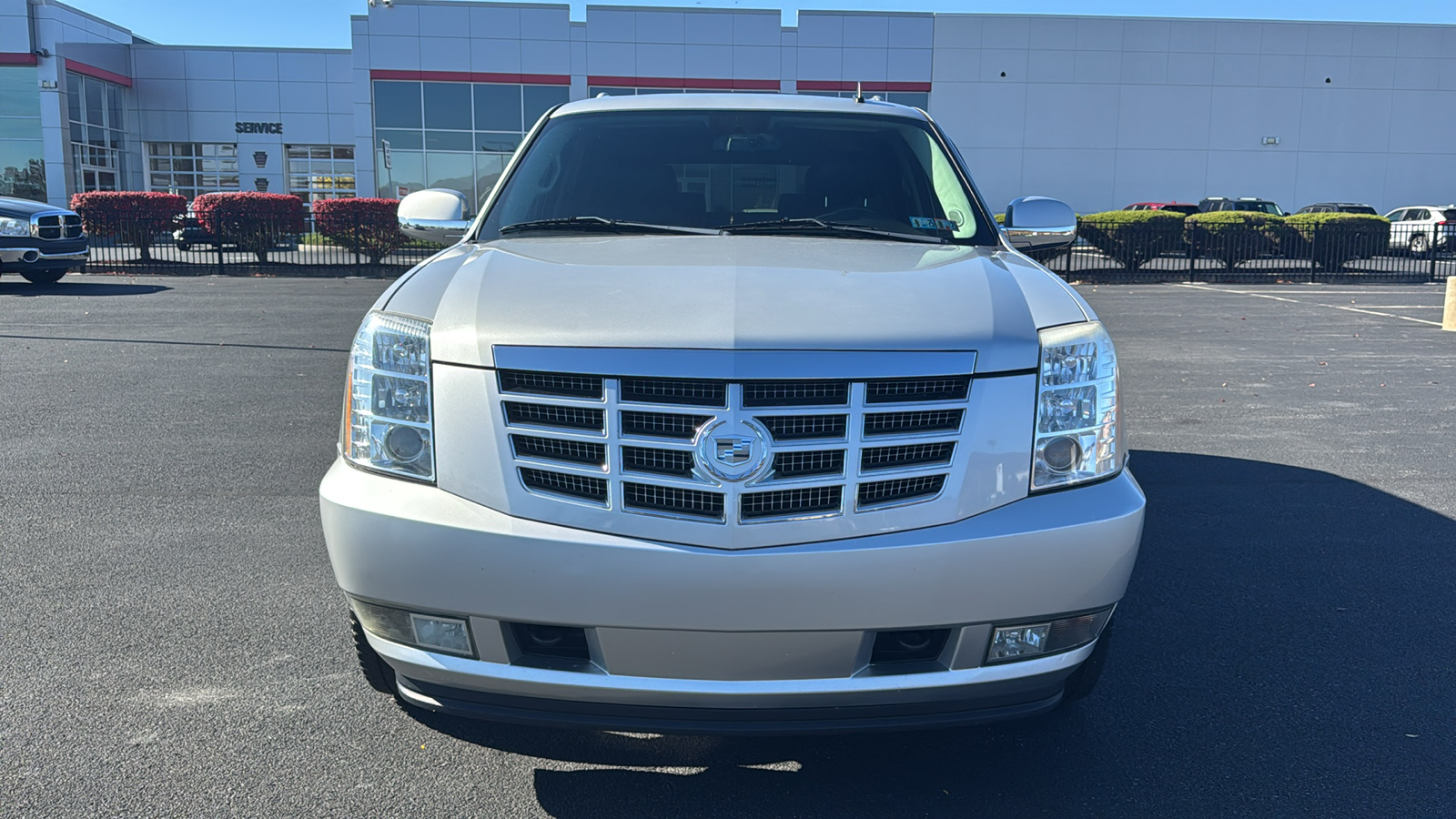 2011 Cadillac Escalade Luxury 2