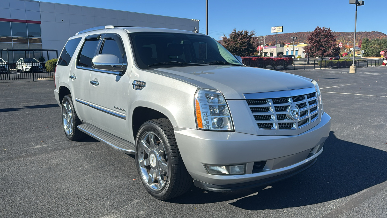 2011 Cadillac Escalade Luxury 3