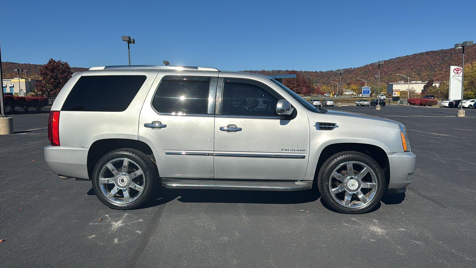 2011 Cadillac Escalade Luxury 4