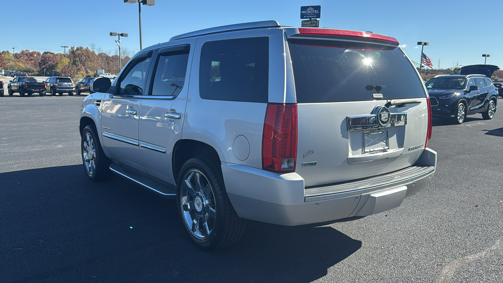 2011 Cadillac Escalade Luxury 13