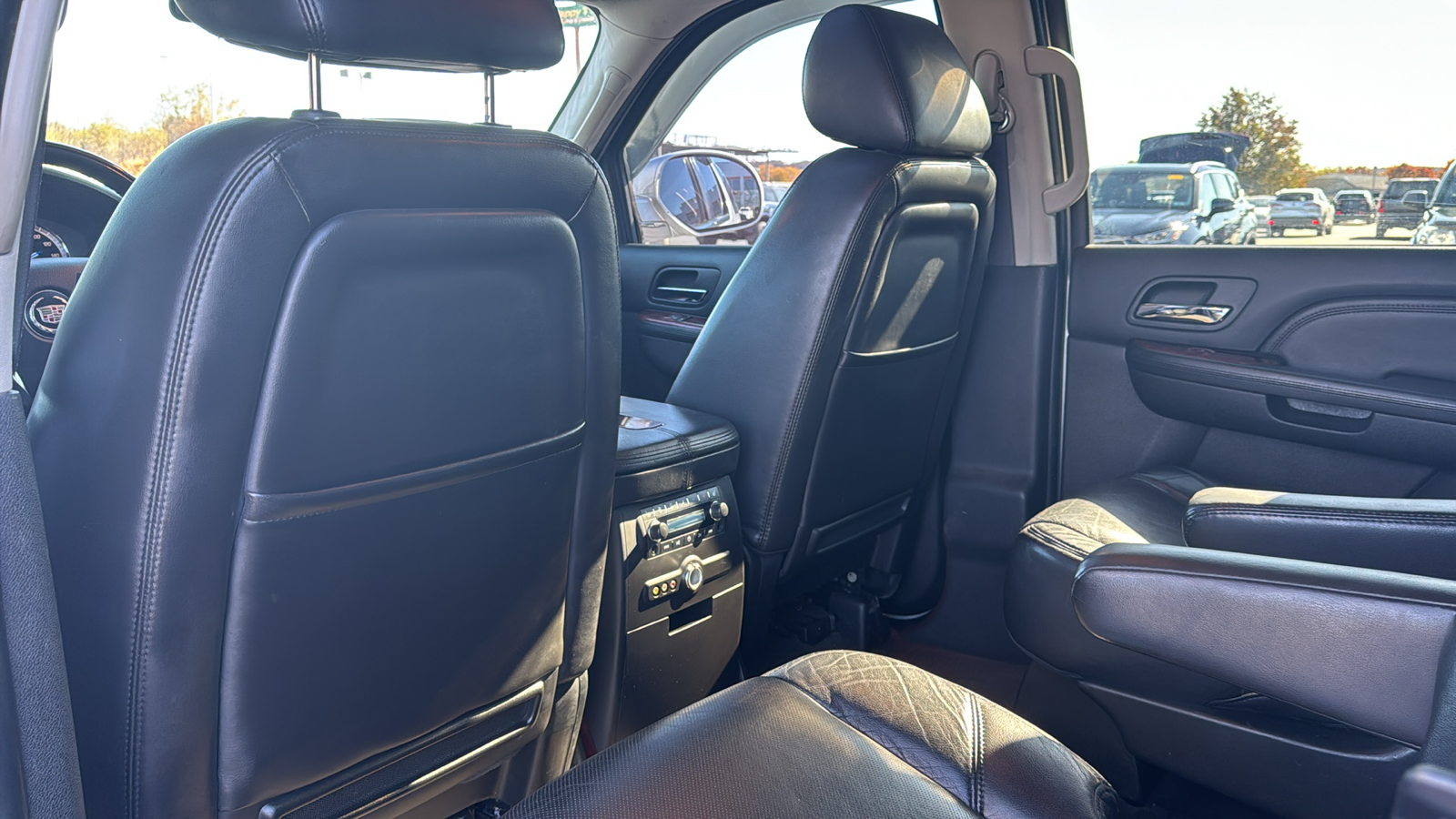 2011 Cadillac Escalade Luxury 18