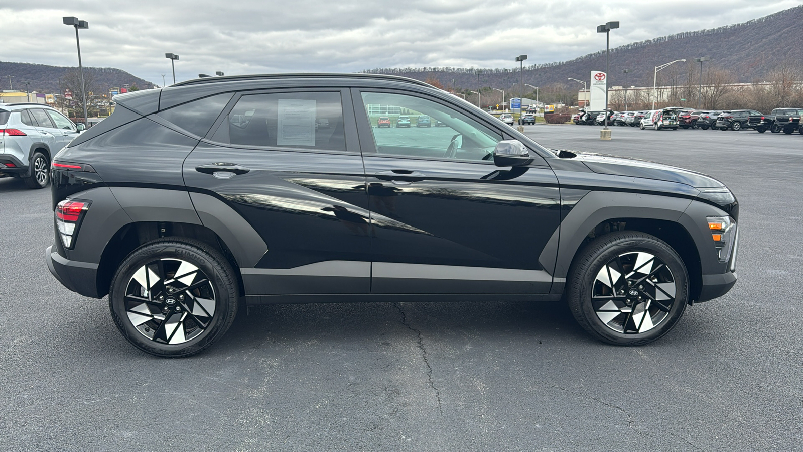 2024 Hyundai Kona SEL 4