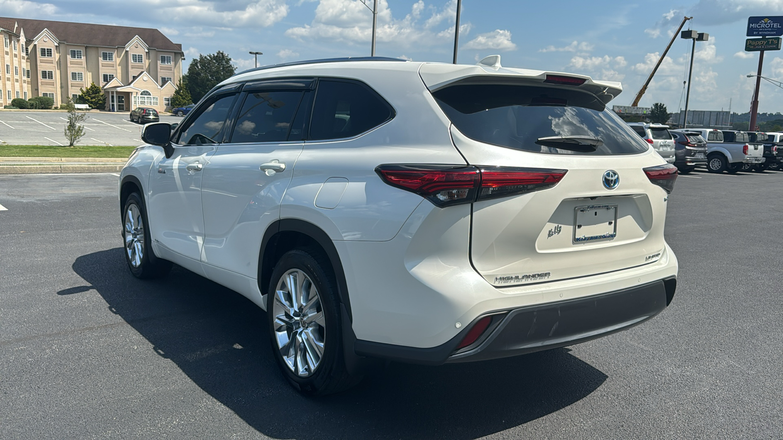 2021 Toyota Highlander Hybrid Limited 16