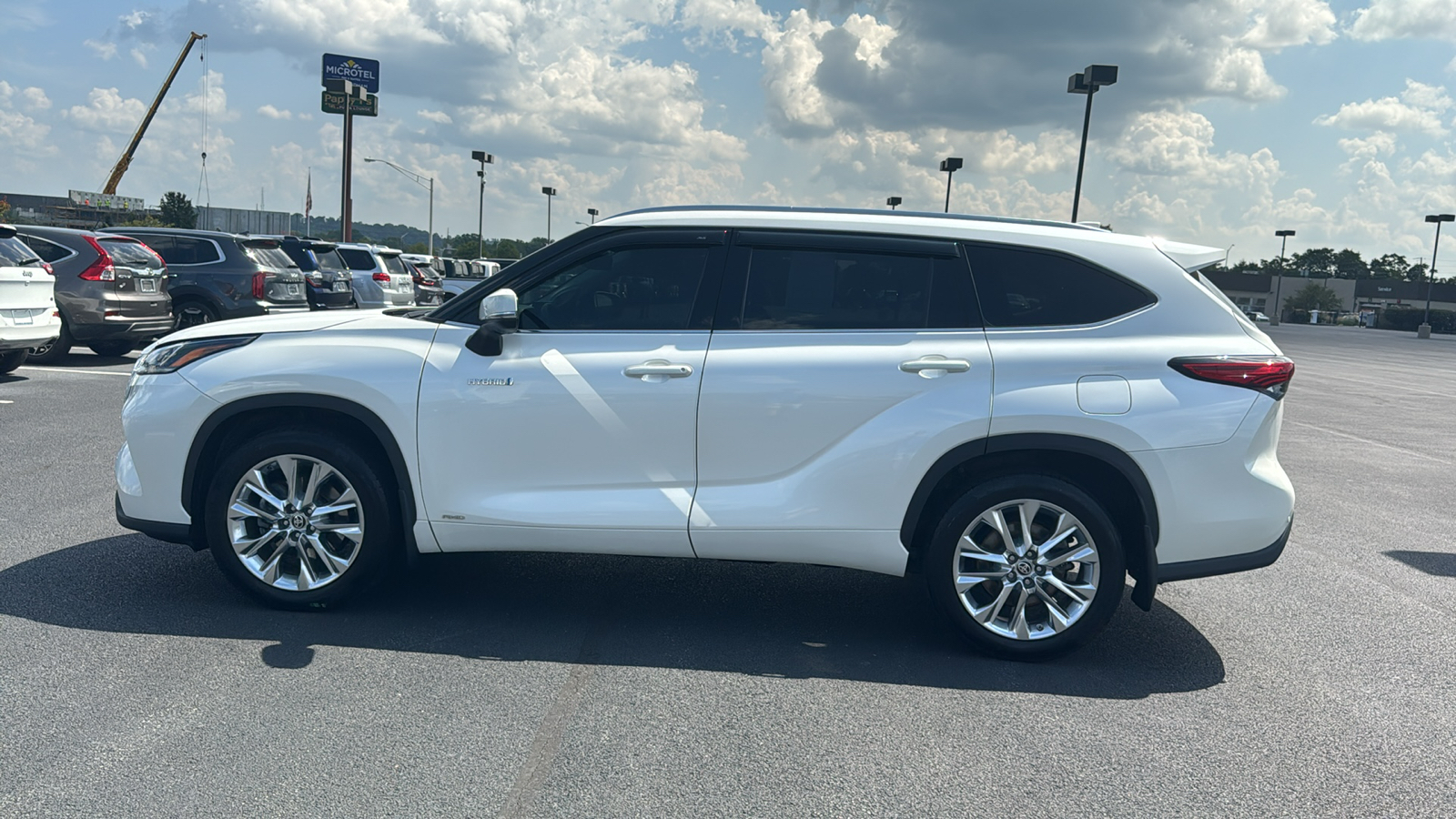 2021 Toyota Highlander Hybrid Limited 17