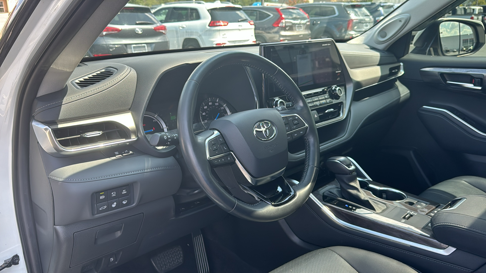 2021 Toyota Highlander Hybrid Limited 31