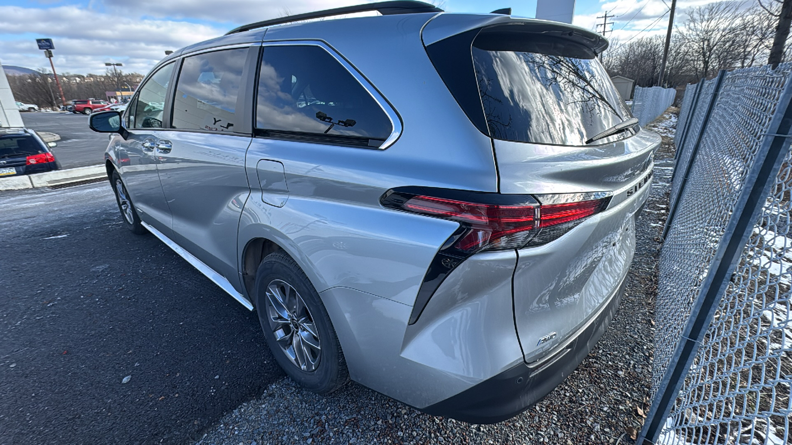 2021 Toyota Sienna XLE 10