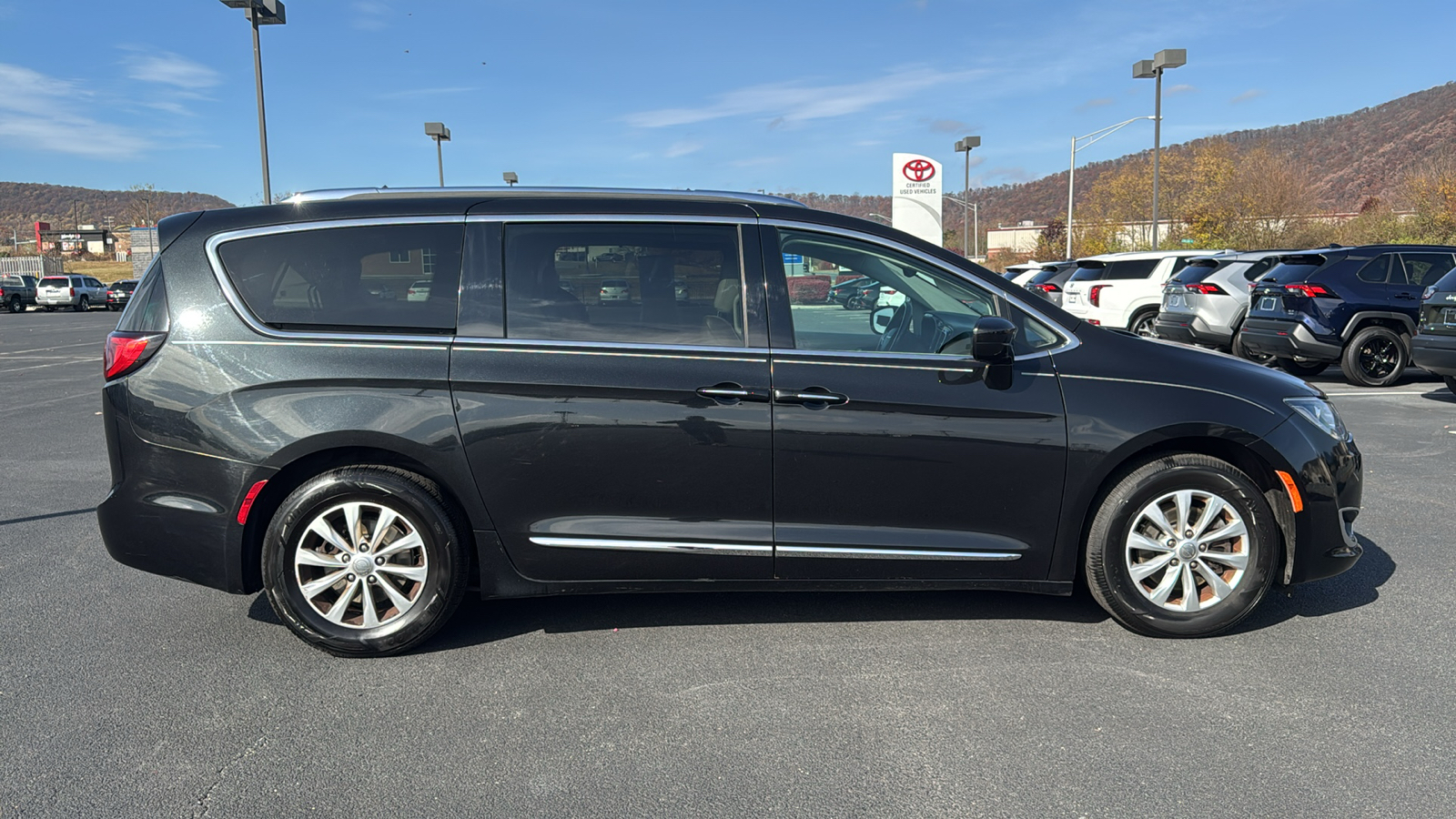 2018 Chrysler Pacifica Touring L 4