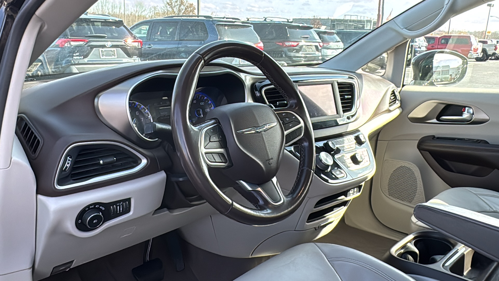 2018 Chrysler Pacifica Touring L 25