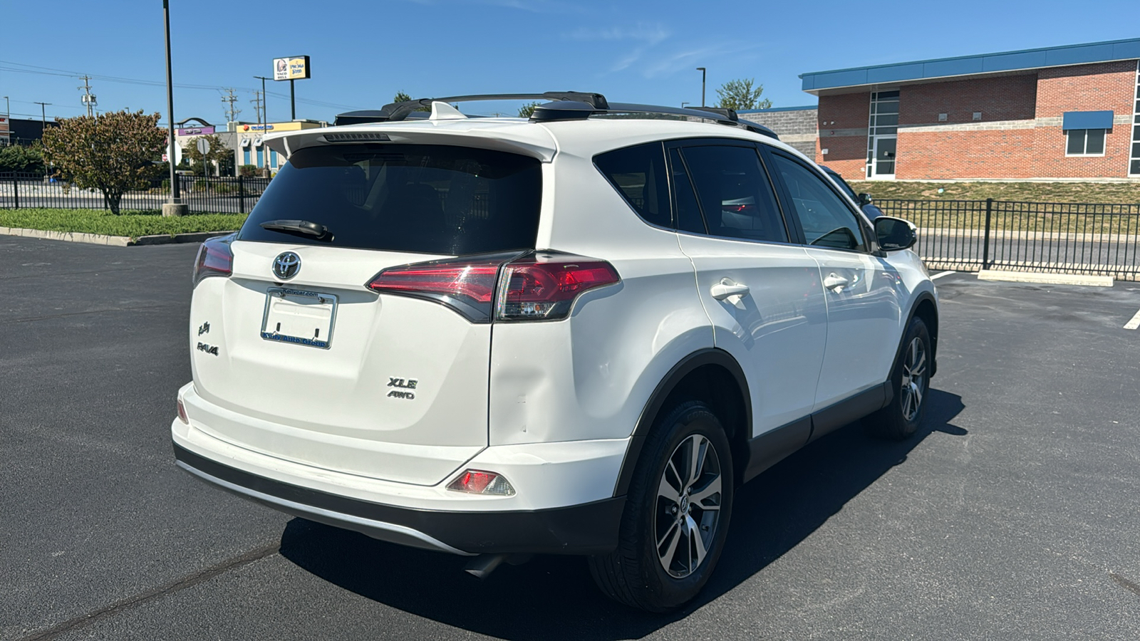 2018 Toyota RAV4 XLE 6