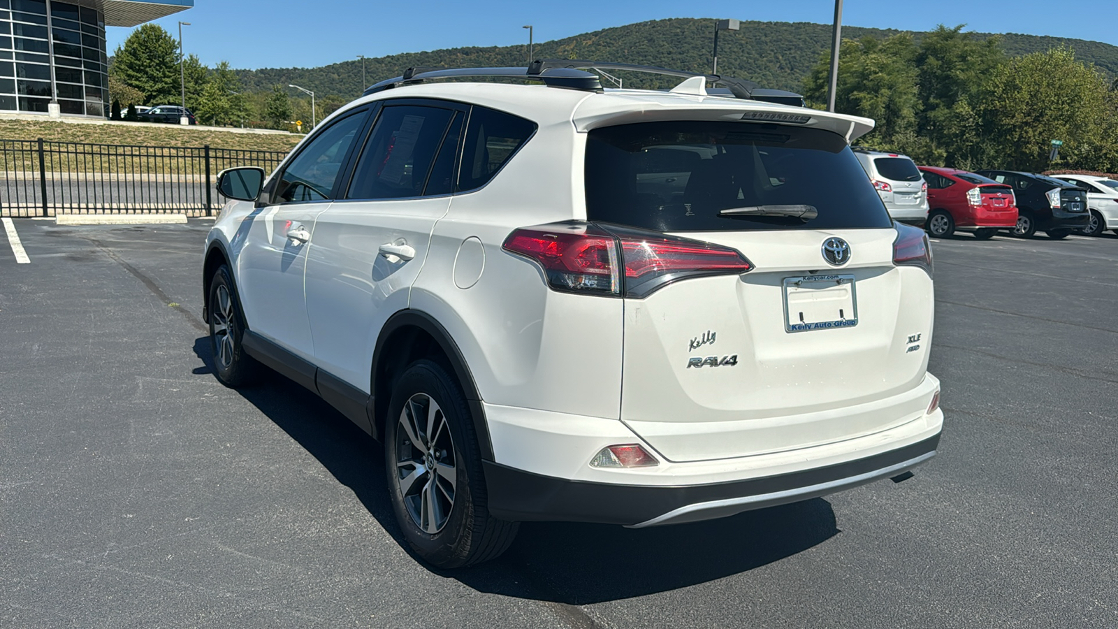 2018 Toyota RAV4 XLE 8