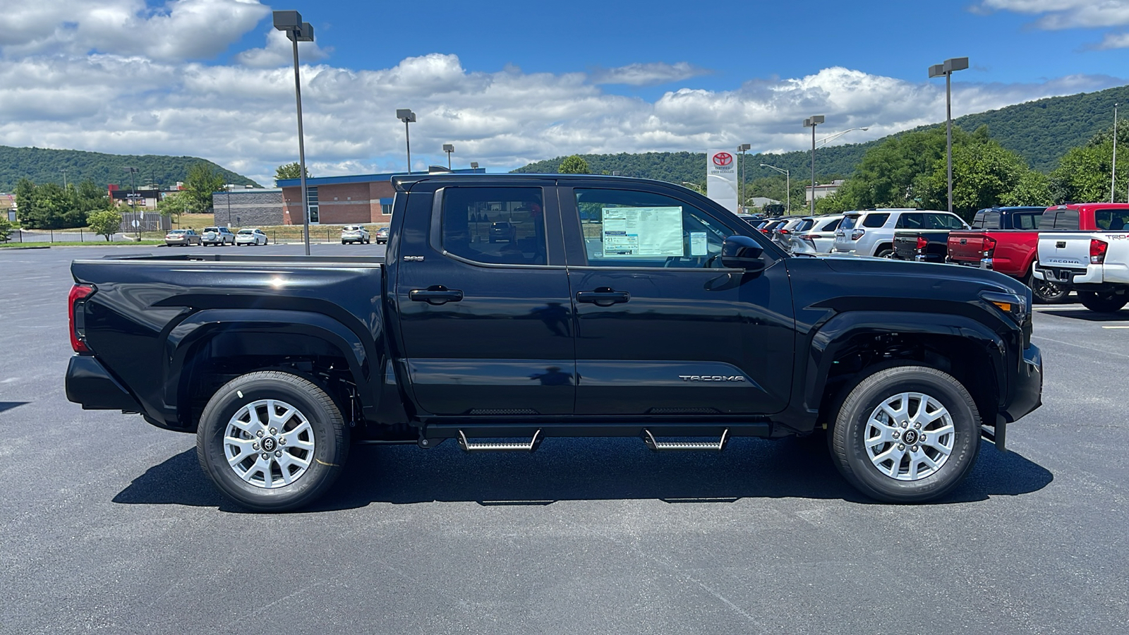 2024 Toyota Tacoma SR5 3