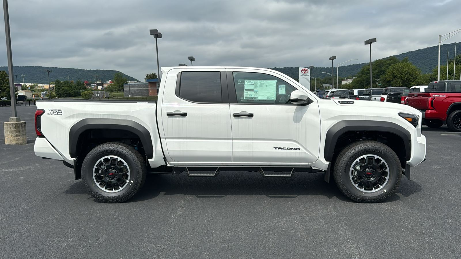 2024 Toyota Tacoma Hybrid TRD Off Road 3