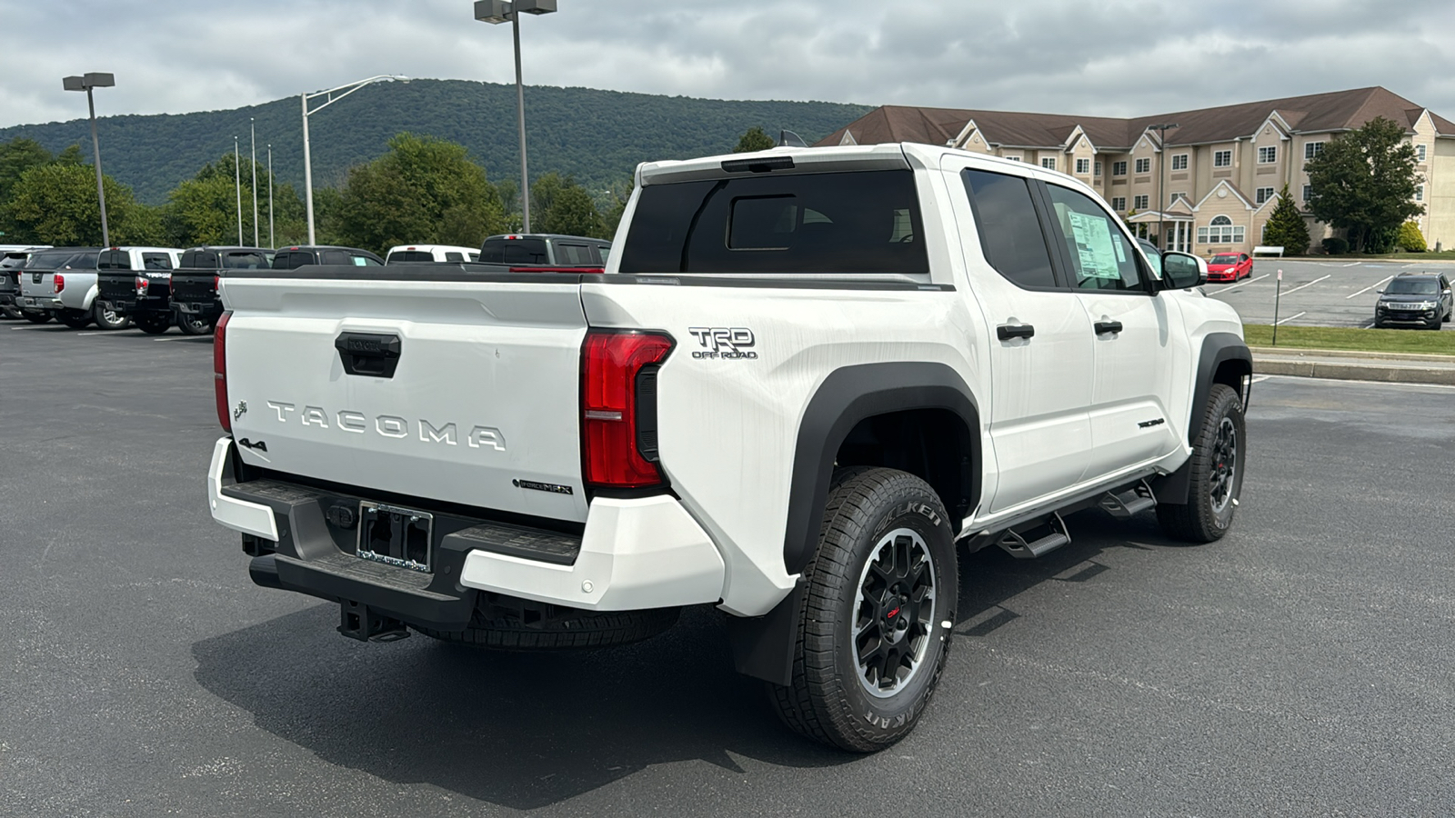 2024 Toyota Tacoma Hybrid TRD Off Road 5