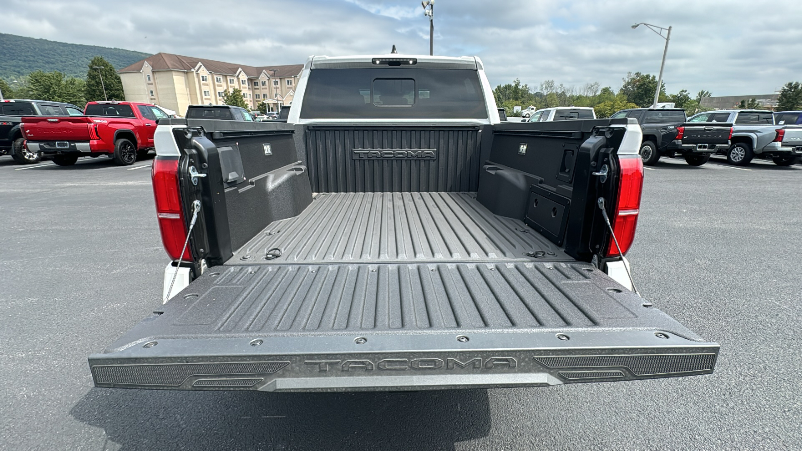 2024 Toyota Tacoma Hybrid TRD Off Road 7