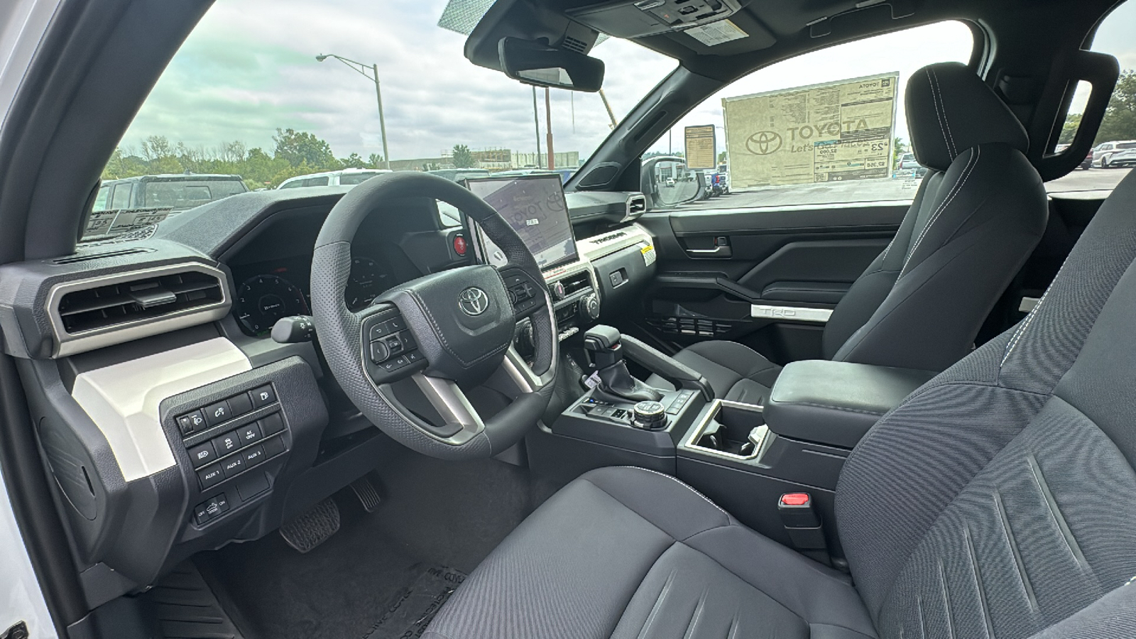 2024 Toyota Tacoma Hybrid TRD Off Road 11