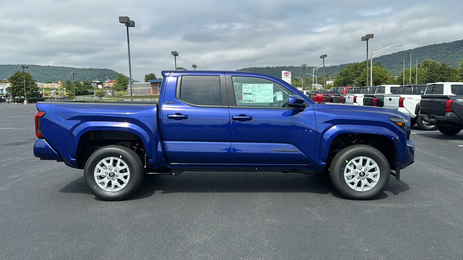 2024 Toyota Tacoma SR5 3