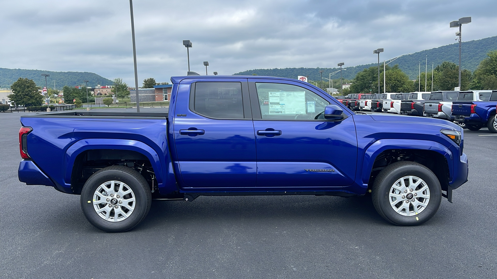 2024 Toyota Tacoma SR5 3