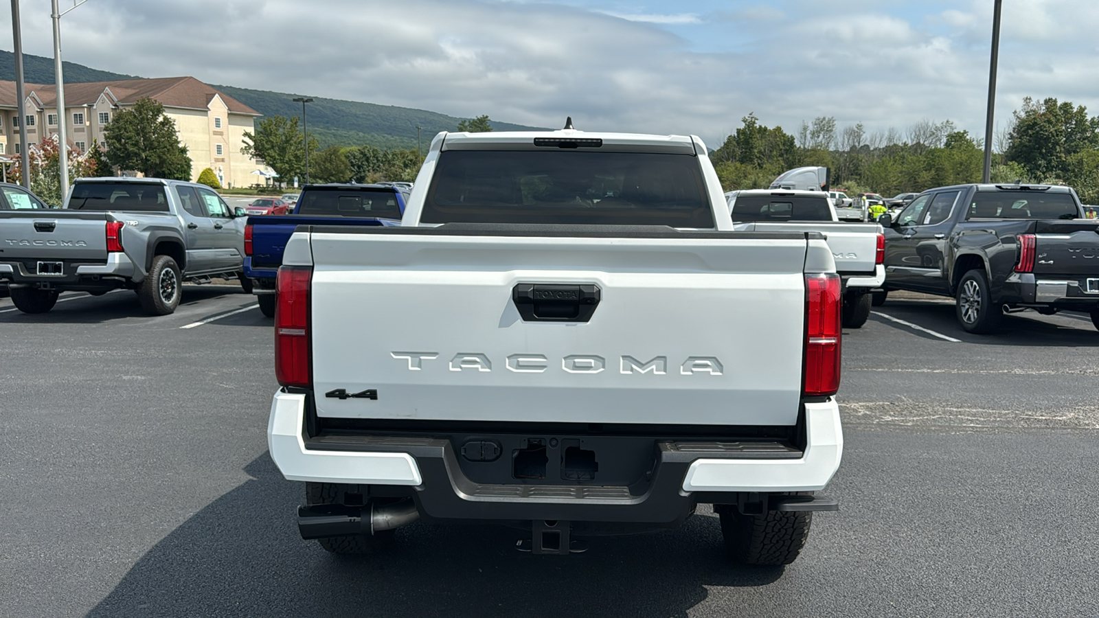 2024 Toyota Tacoma TRD Off-Road 6