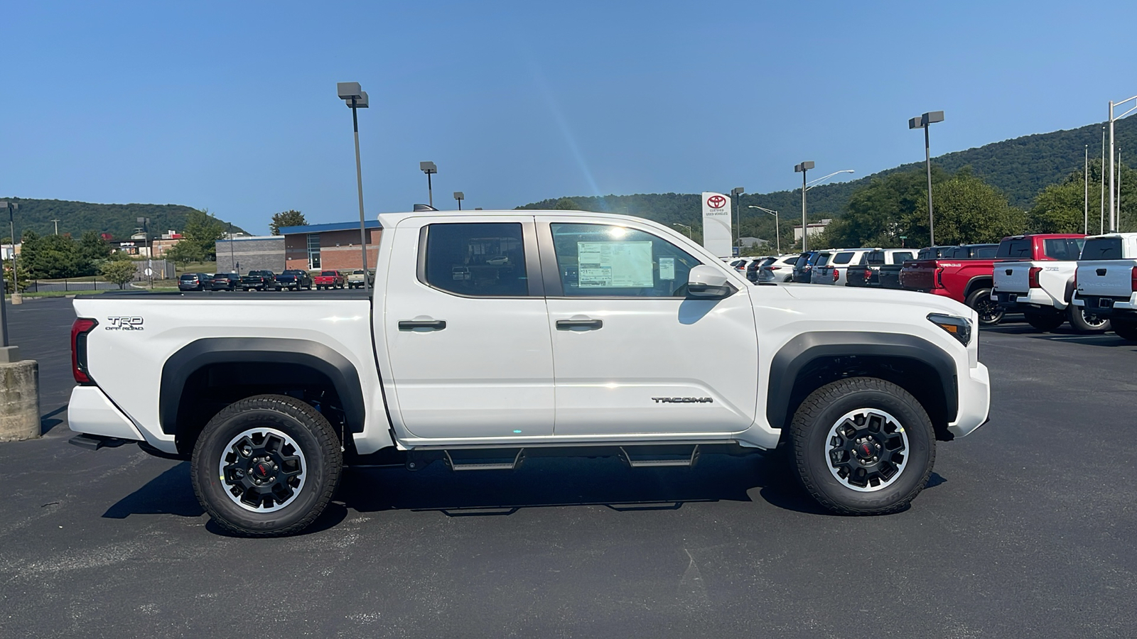 2024 Toyota Tacoma TRD Off-Road 3