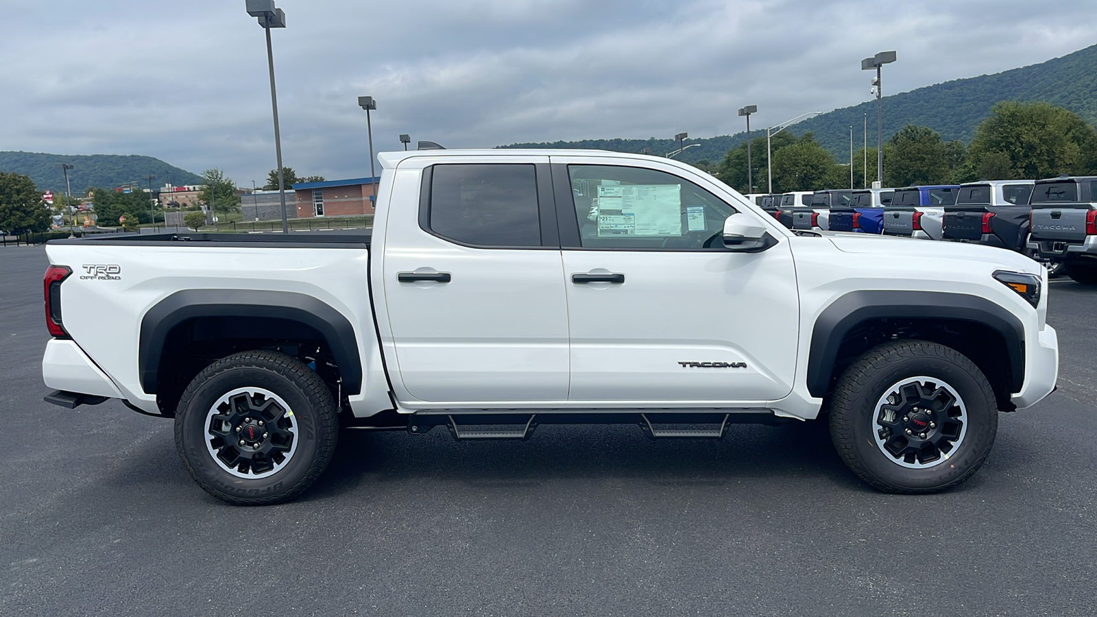 2024 Toyota Tacoma TRD Off-Road 3