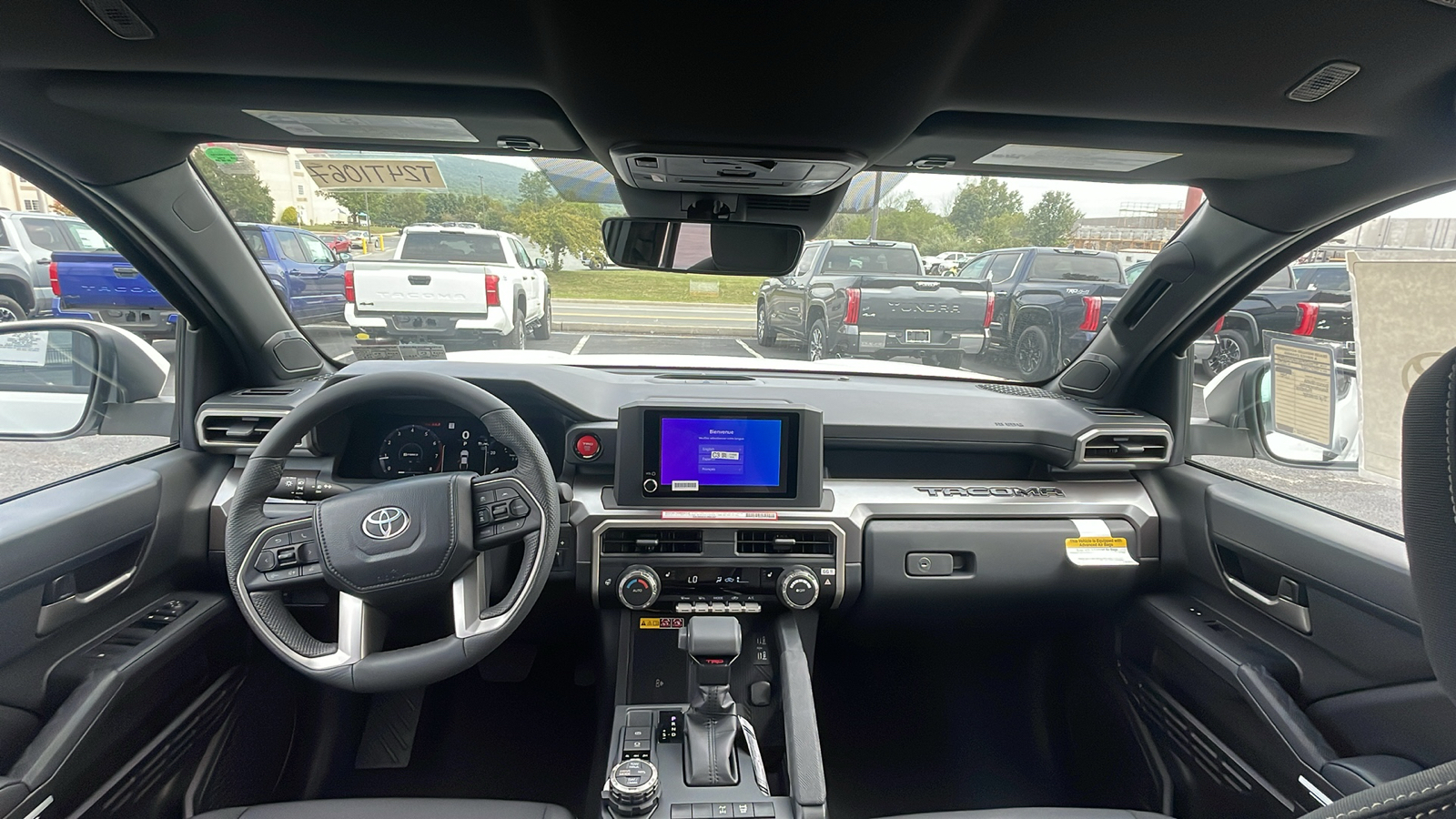 2024 Toyota Tacoma TRD Off-Road 9