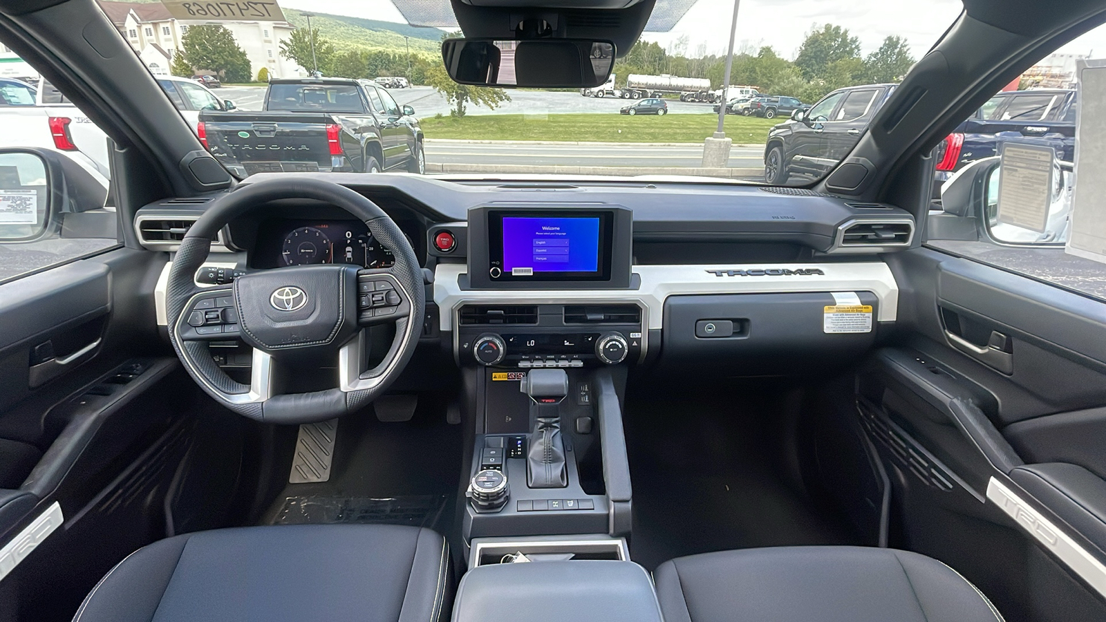 2024 Toyota Tacoma TRD Off-Road 9