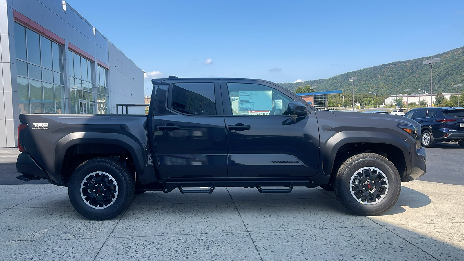 2024 Toyota Tacoma TRD Off-Road 3