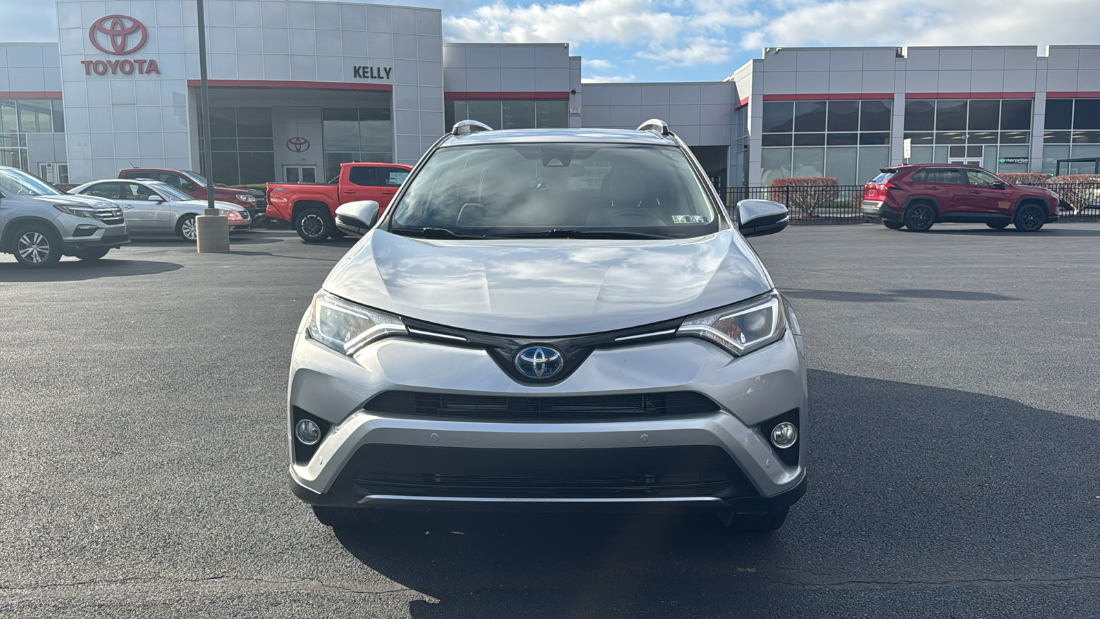 2018 Toyota RAV4 Hybrid XLE 2