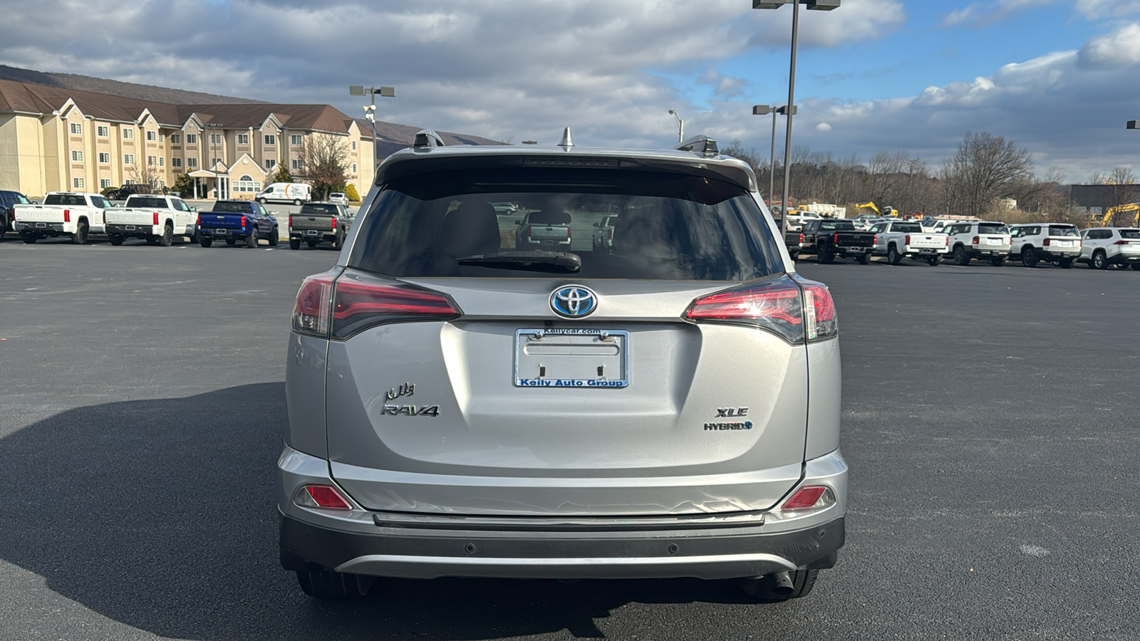 2018 Toyota RAV4 Hybrid XLE 9