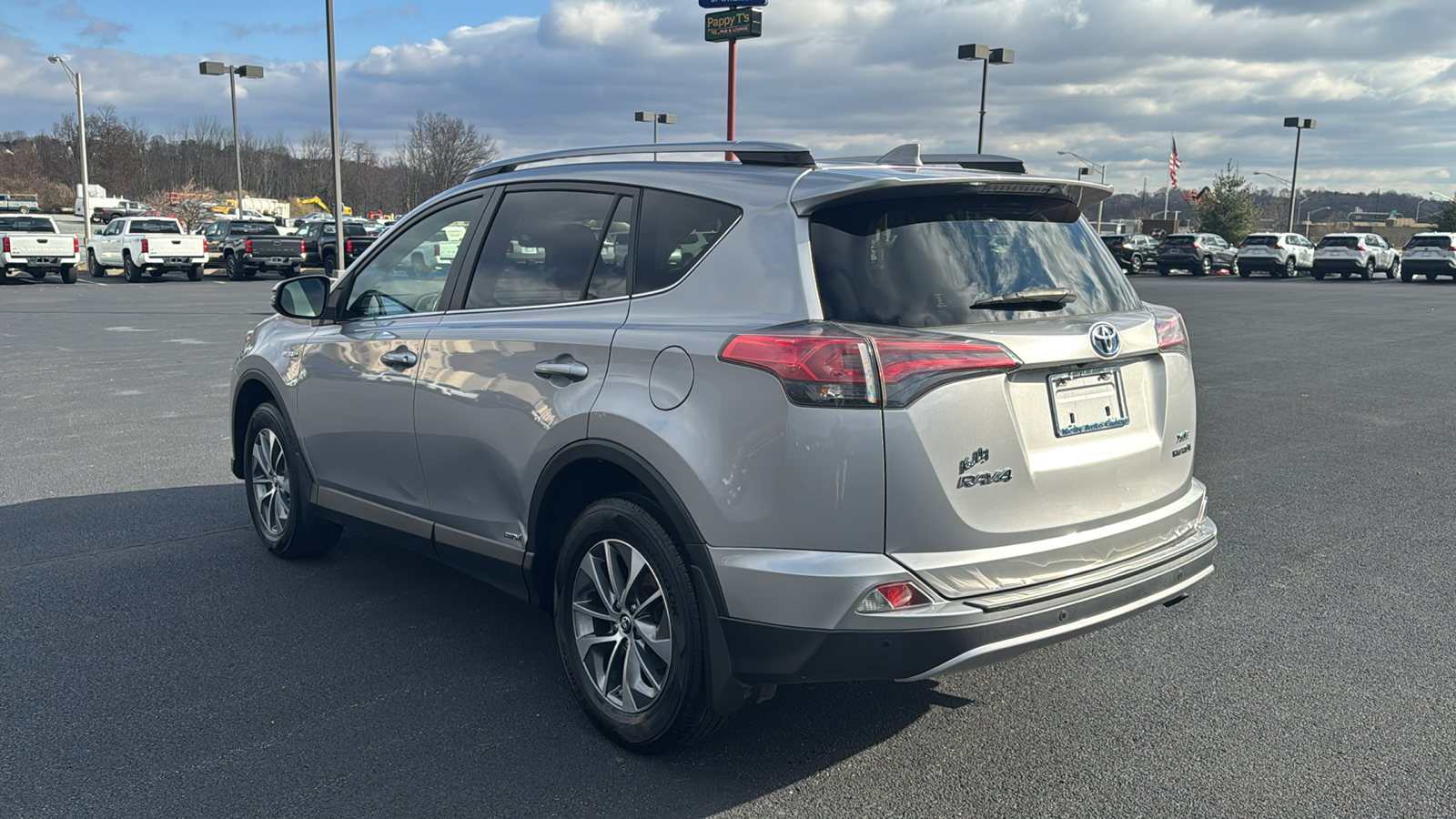 2018 Toyota RAV4 Hybrid XLE 12