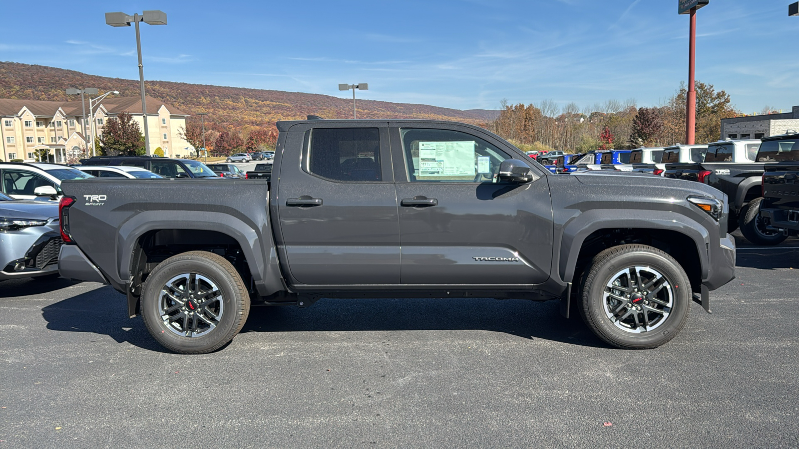 2024 Toyota Tacoma TRD Sport 3