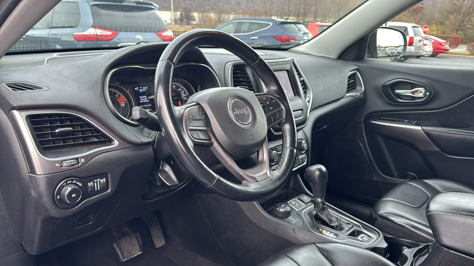 2019 Jeep Cherokee Latitude Plus 25