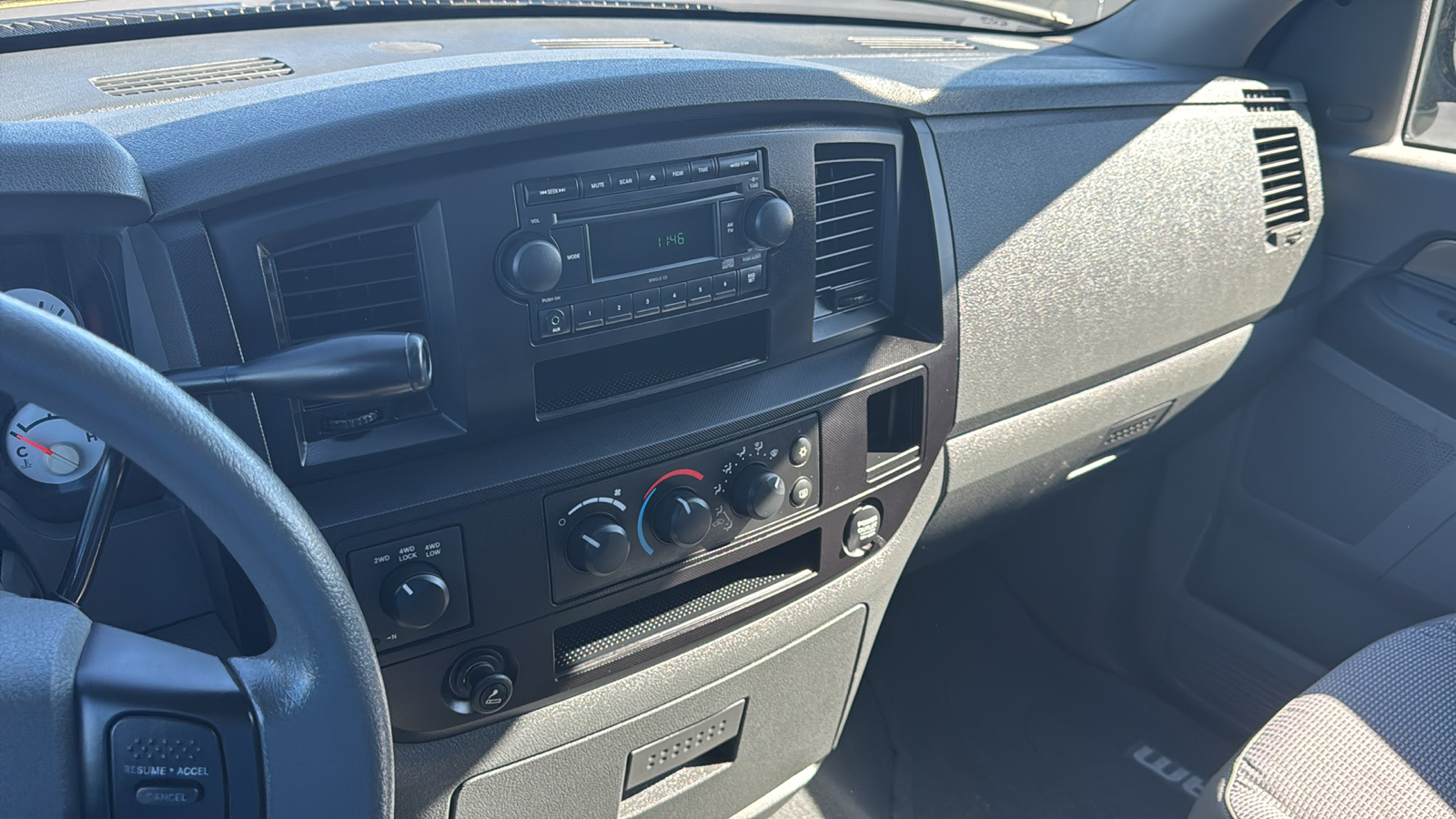 2007 Dodge Ram 1500 ST 33