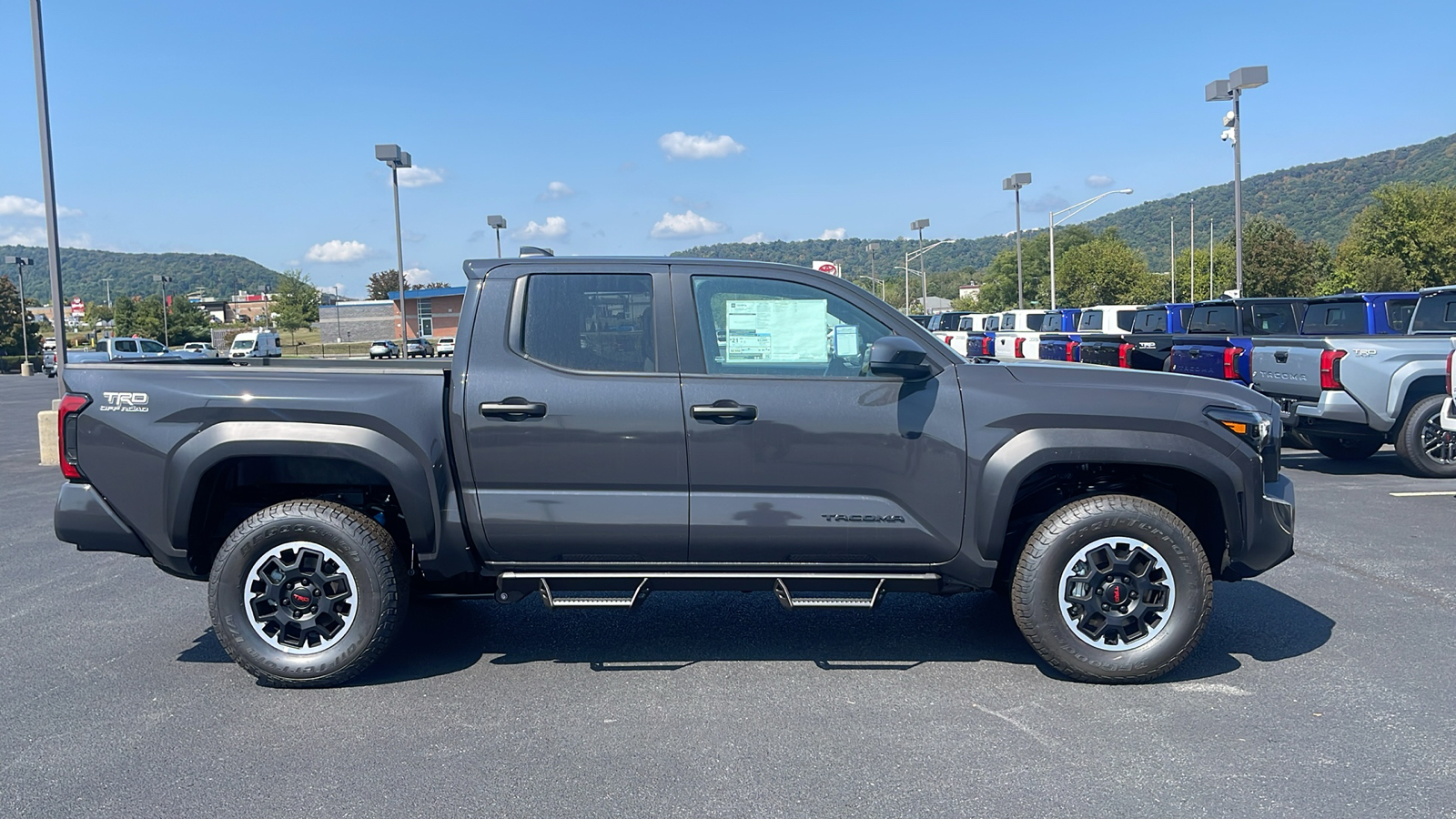 2024 Toyota Tacoma TRD Off-Road 3