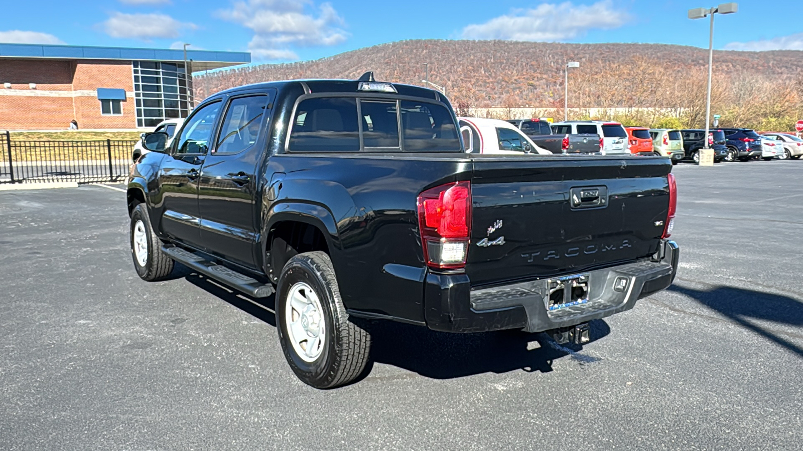 2022 Toyota Tacoma SR 11