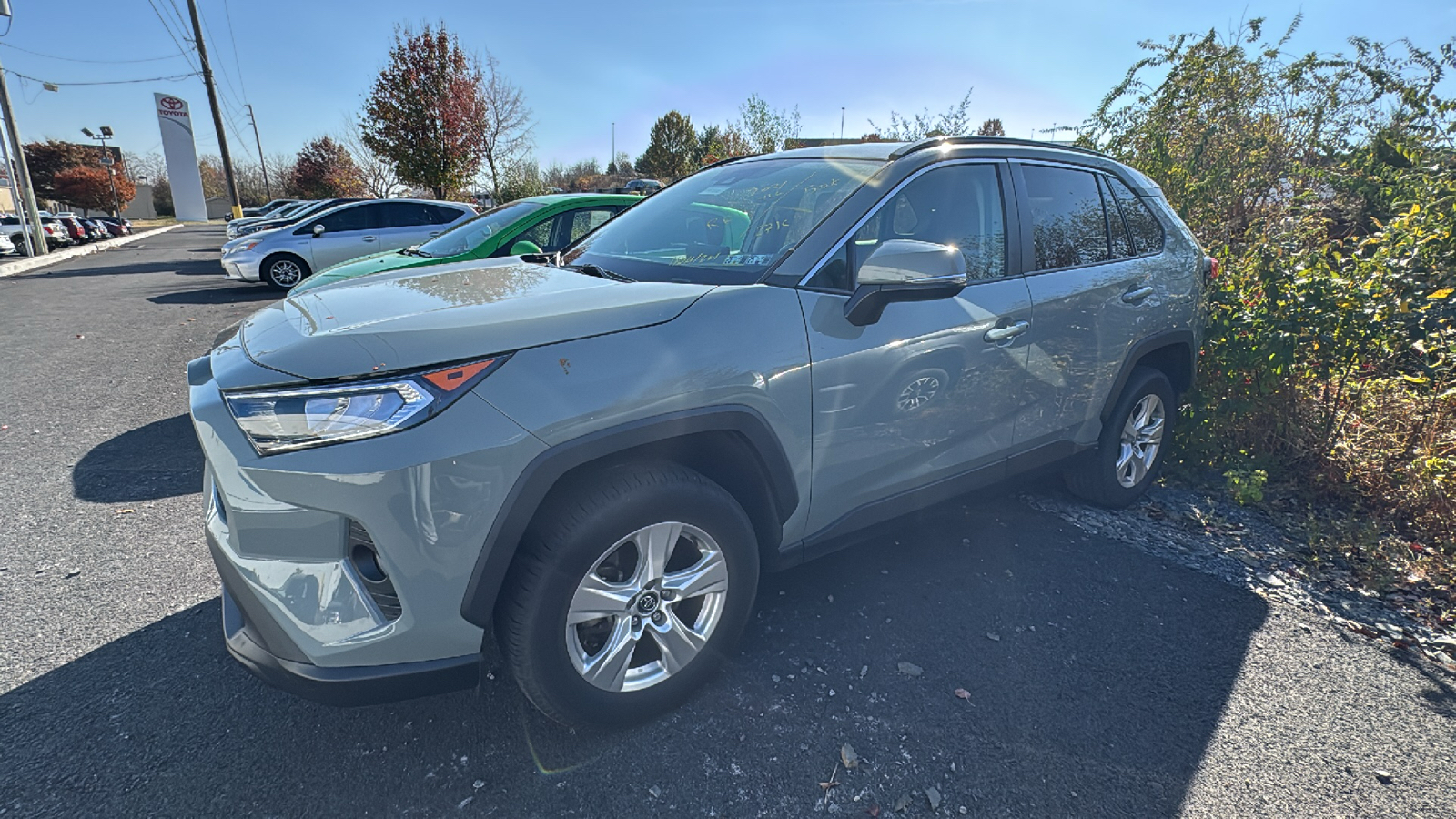 2021 Toyota RAV4 XLE 8