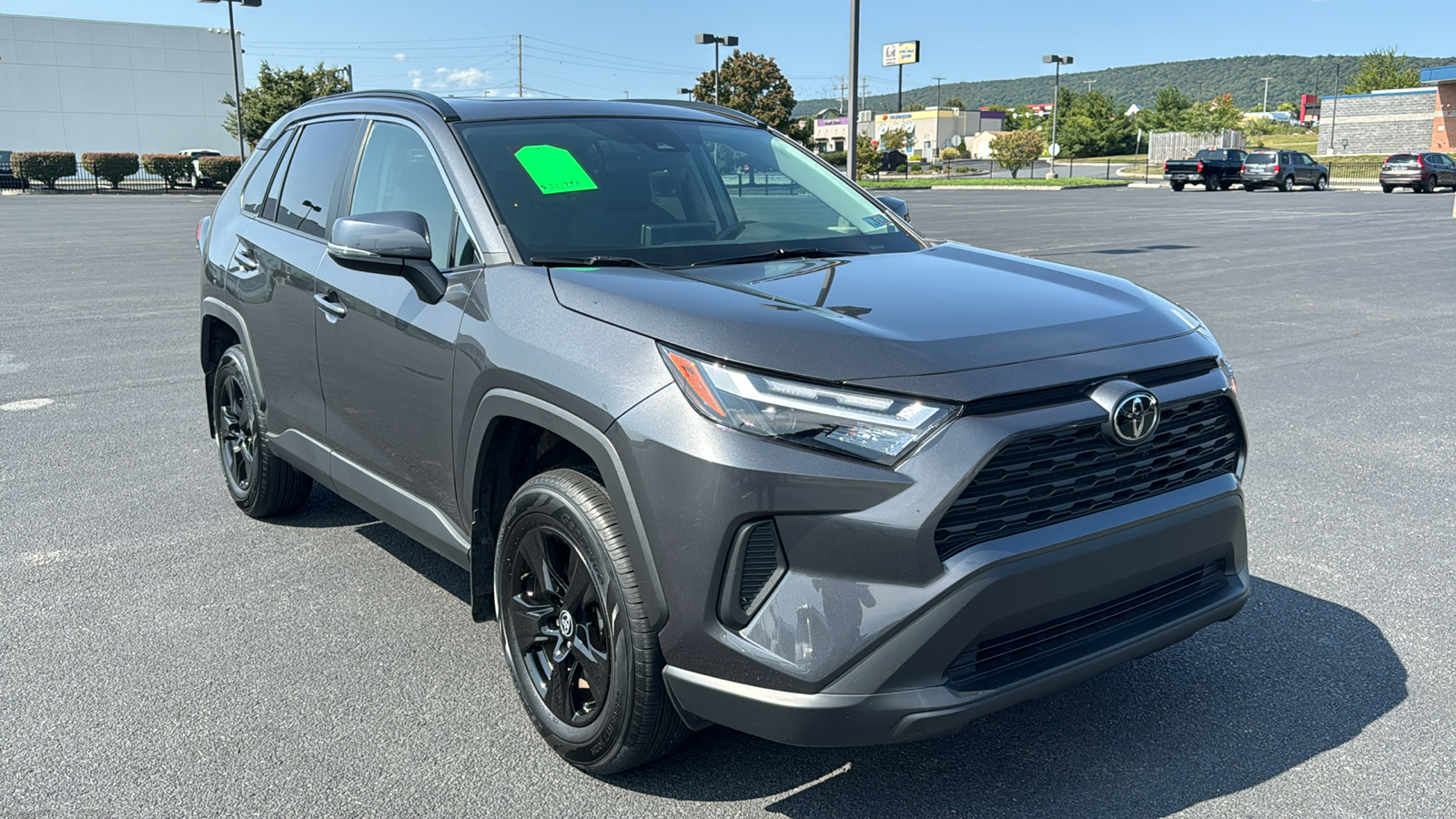 2023 Toyota RAV4 XLE 3