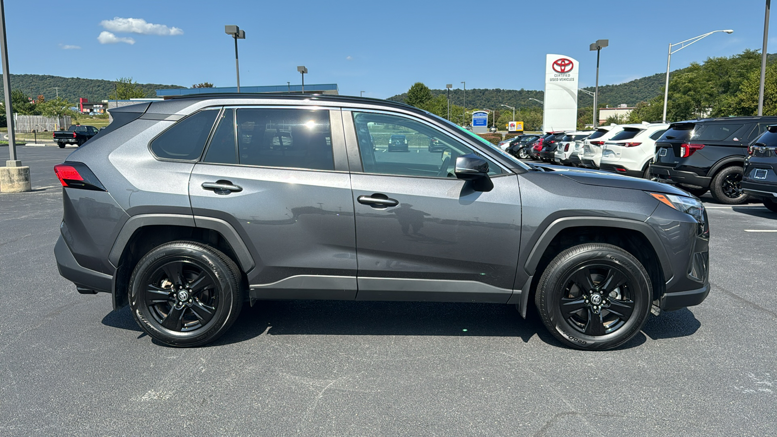 2023 Toyota RAV4 XLE 4