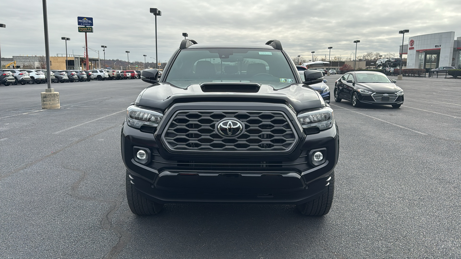 2022 Toyota Tacoma TRD Sport 2