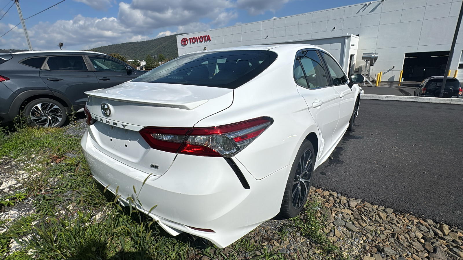 2018 Toyota Camry SE 6