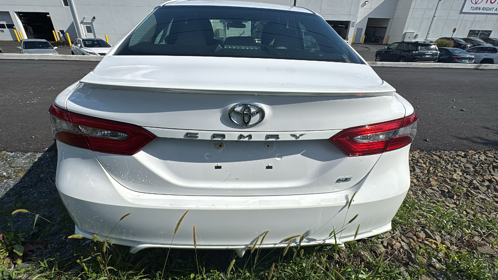 2018 Toyota Camry SE 8