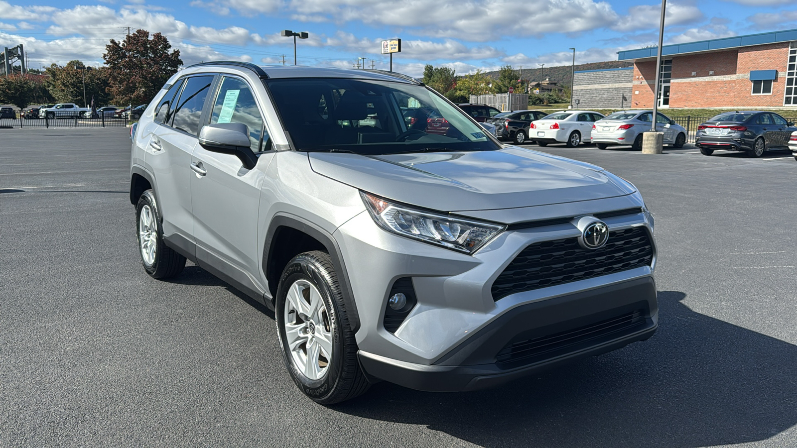 2021 Toyota RAV4 XLE 3