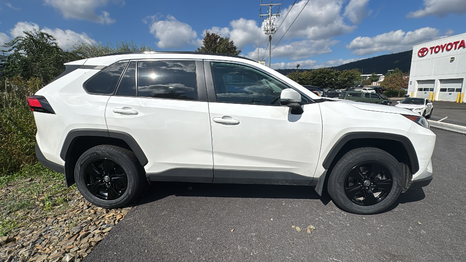 2021 Toyota RAV4 XLE 4