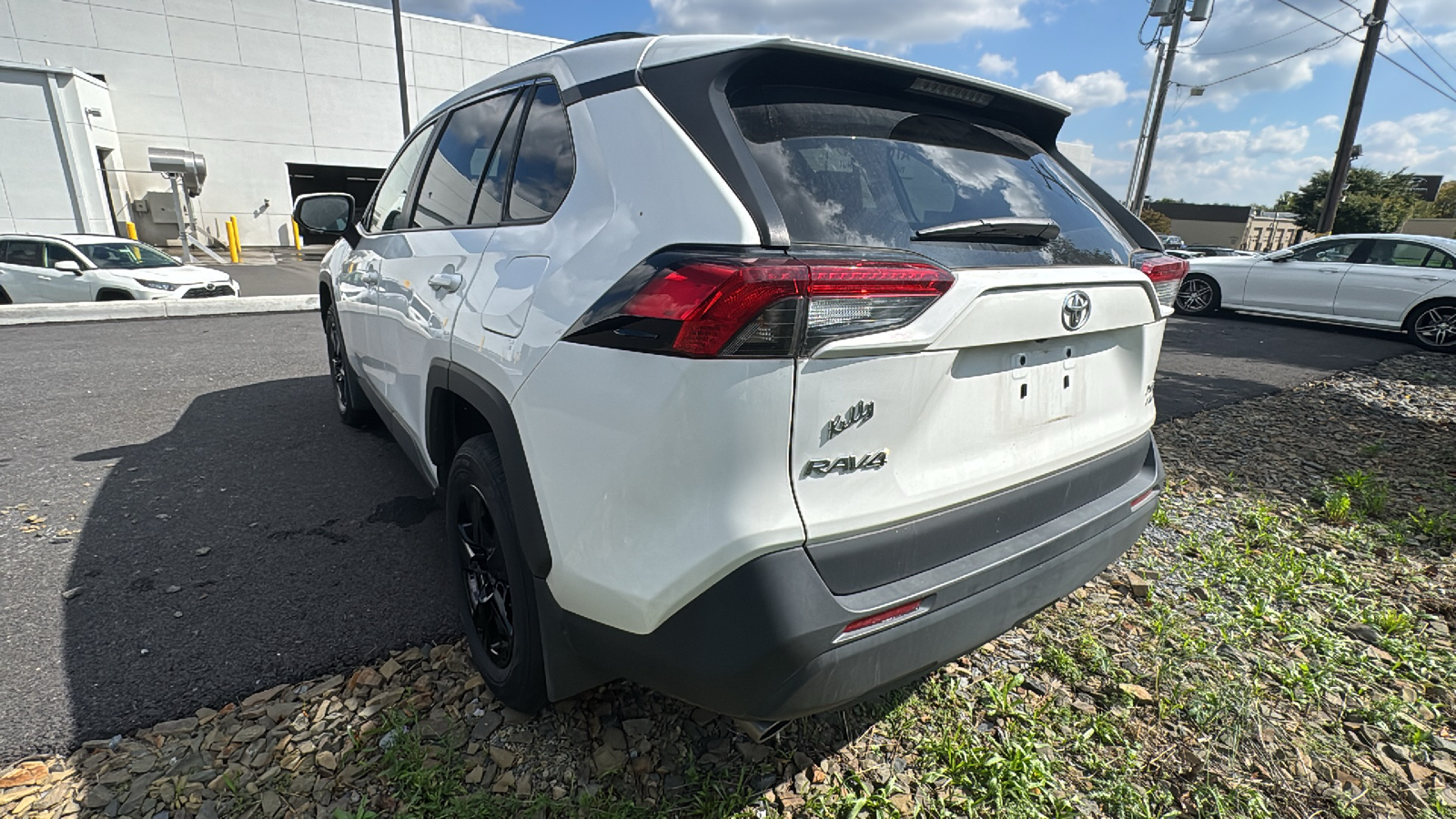 2021 Toyota RAV4 XLE 10