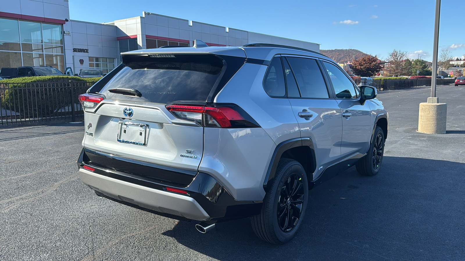 2024 Toyota RAV4 Hybrid SE 5