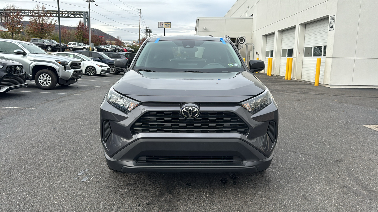 2022 Toyota RAV4 LE 2