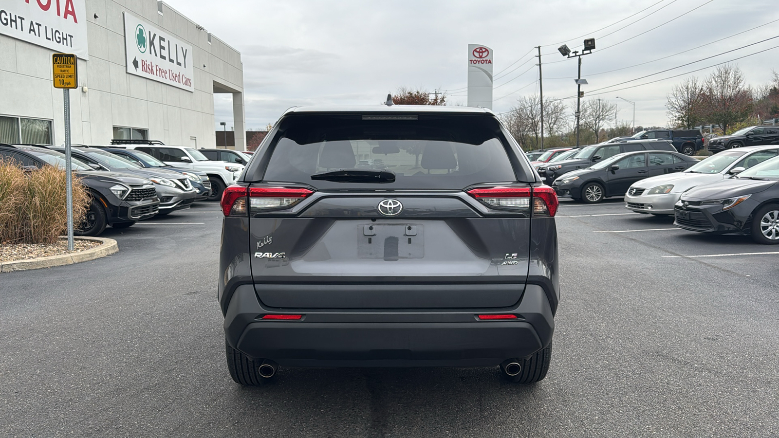 2022 Toyota RAV4 LE 7